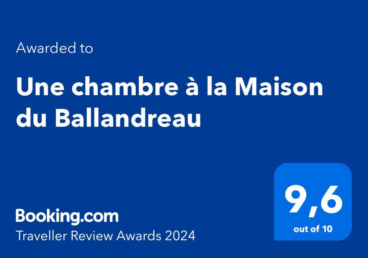 Une Chambre A La Maison Du Ballandreau Bed & Breakfast Monsegur  Bagian luar foto