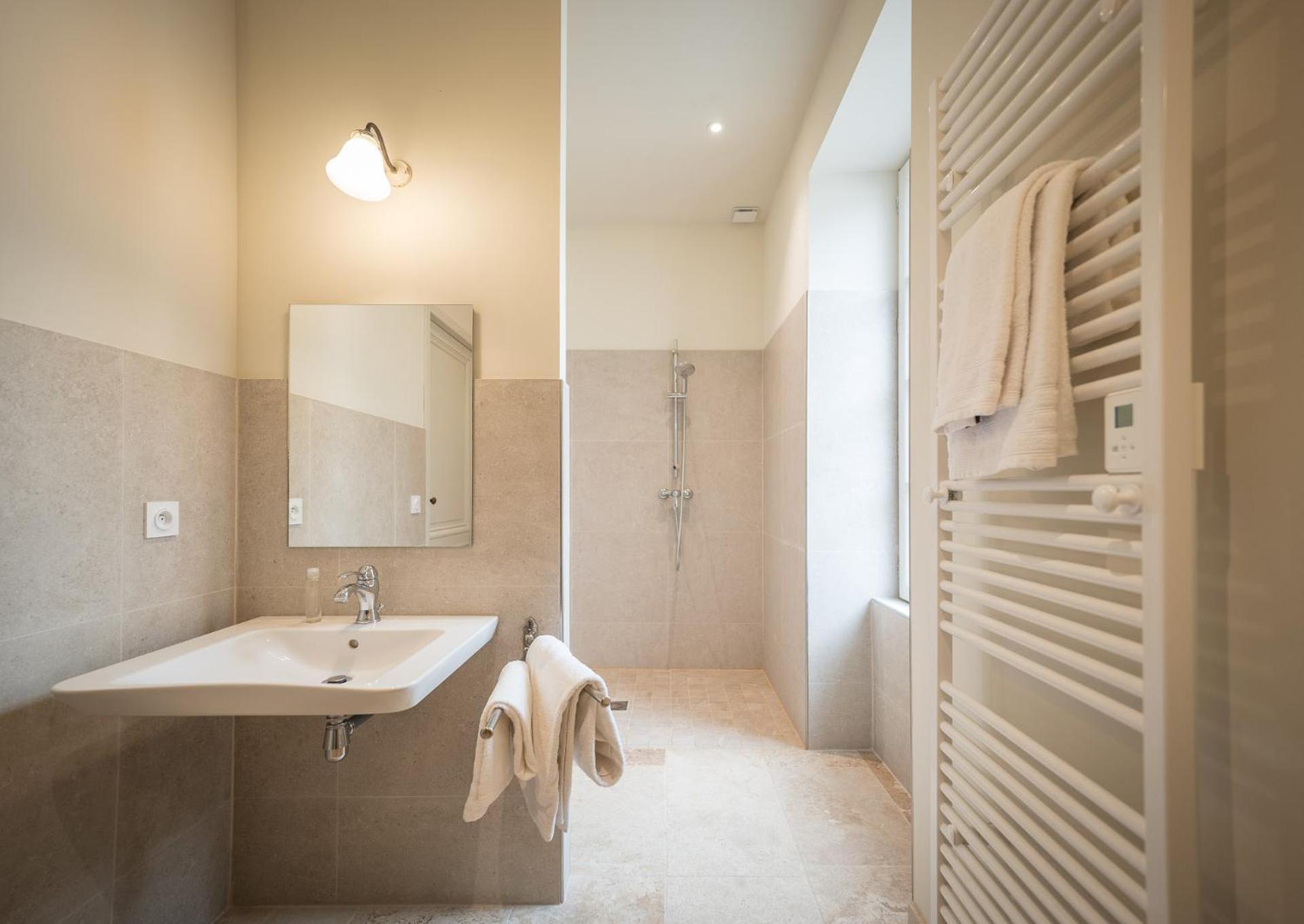 Une Chambre A La Maison Du Ballandreau Bed & Breakfast Monsegur  Bagian luar foto